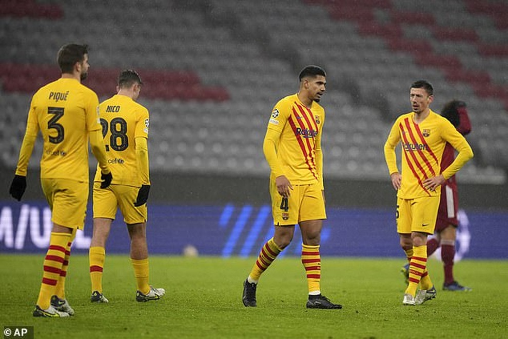 Thua đậm Bayern Munich, Barcelona bị loại ở vòng bảng Champions League - 6 Thua đậm Bayern Munich, Barcelona bị loại ở vòng bảng Champions League - 6