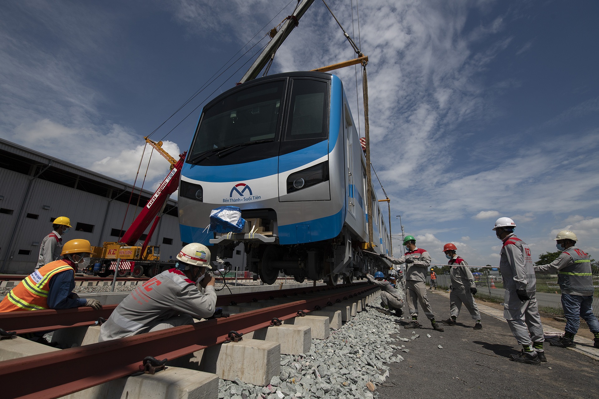 TPHCM: Cận cảnh lắp đặt đoàn tàu số 17 của metro số 1 tại depot Long Bình - 1 TPHCM: Cận cảnh lắp đặt đoàn tàu số 17 của metro số 1 tại depot Long Bình - 1
