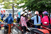 500 công nhân đình công vì tăng ca nhiều và đơn giá thấp