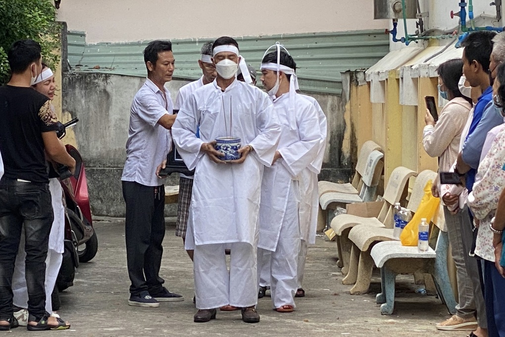 Vụ 3 người tử vong trong đám cháy: Ngọn lửa đỏ rực, chúng tôi bất lực - 1 Vụ 3 người tử vong trong đám cháy: Ngọn lửa đỏ rực, chúng tôi bất lực - 1