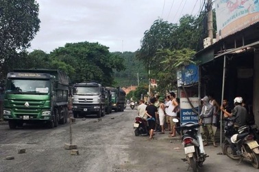 Dân chặn hơn 100 xe tải vì bức xúc ô nhiễm