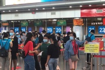 Chuyến bay thương mại quốc tế đầu tiên trở lại Đà Nẵng tới từ Singapore