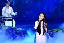 Youtube xóa sạch các clip Phương Mỹ Chi hát "Lòng mẹ" phát trên VTV3