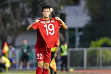 CĐV Việt Nam muốn biến sân Rizal Memorial thành Mỹ Đình