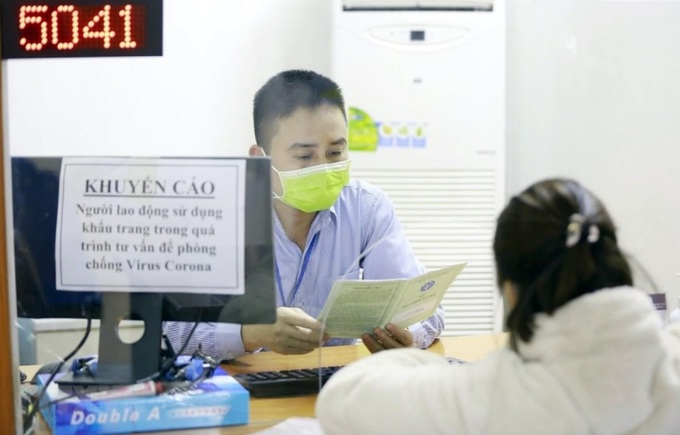 Người lao động làm hồ sơ hưởng trợ cấp thất nghiệp