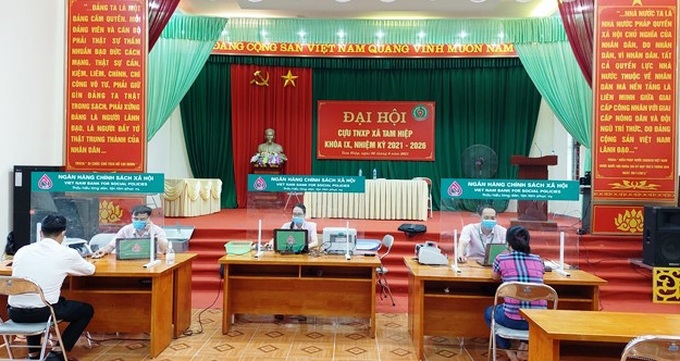  Thực hiện giao dịch tại điểm giao dịch xã, phường bảo đảm tuân thủ 5K của Bộ Y tế.