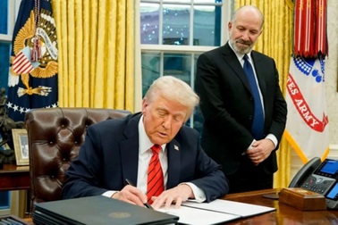 Ông Trump ký lệnh áp thuế 25% đối với nhôm, thép nhập khẩu