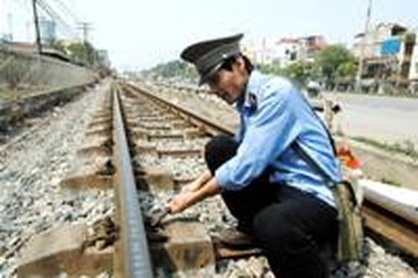 "Tuần thú" đường tàu ký sự