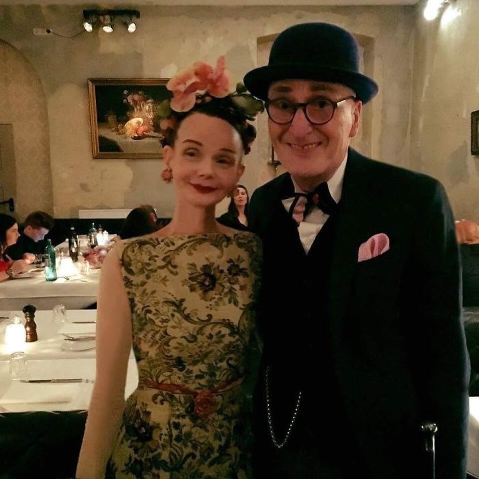 Hai ông bà cụ gây sốt mỗi lần xuống phố vì ăn mặc quá... “bảnh” - 21