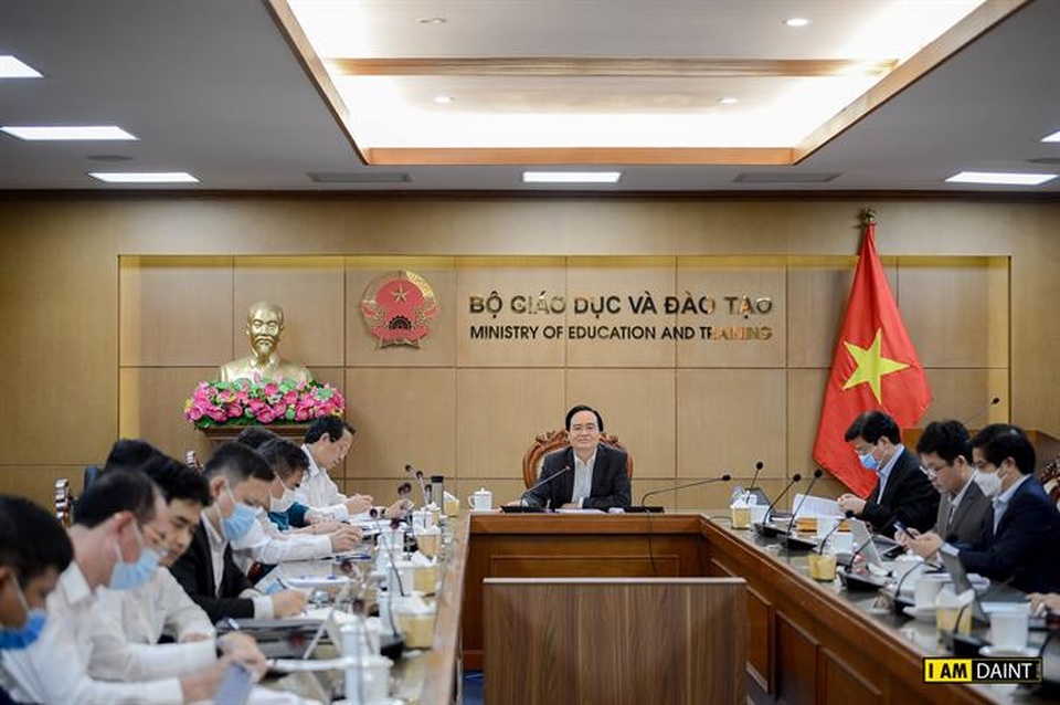 Bộ trưởng GDĐT: Tuyệt đối không buông lỏng tập huấn SGK lớp 2, lớp 6 - 1 Bộ trưởng GDĐT: Tuyệt đối không buông lỏng tập huấn SGK lớp 2, lớp 6 - 1