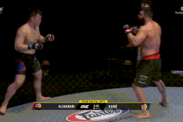 "Chiến binh hùng mạnh" Hàn Quốc "một quại" hạ knock-out đối thủ