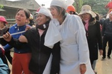  Tang thương bao trùm lên các gia đình nạn nhân trong vụ chìm đò