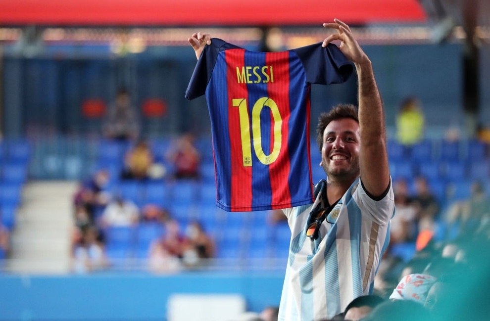 Dù không nhận lương, Messi vẫn không thể ở lại Barcelona - 2 Dù không nhận lương, Messi vẫn không thể ở lại Barcelona - 2