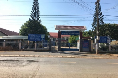 Hiệu trưởng 3 lần kỷ luật vẫn tại vị: Đã nộp đơn xin nghỉ việc