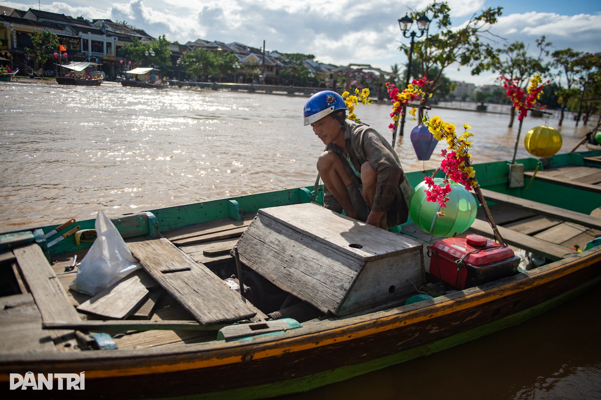 ទីក្រុង Hoi An រស់ឡើងវិញបន្ទាប់ពីព្យុះ និងទឹកជំនន់ មានភាពអ៊ូអរដើម្បីស្វាគមន៍ភ្ញៀវទេសចរមកវិញ - ៨ Hội An bừng sức sống sau bão lũ, nhộn nhịp đón khách du lịch trở lại - 8