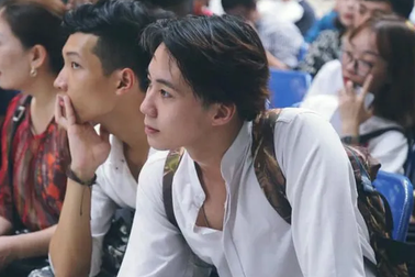 Nam sinh đại học Mở Hà Nội với nét đẹp lãng tử “đốn tim” phái nữ