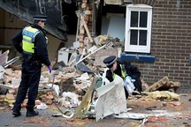 Cuối năm "tăng tốc", trộm dùng máy đào xúc cả cây ATM