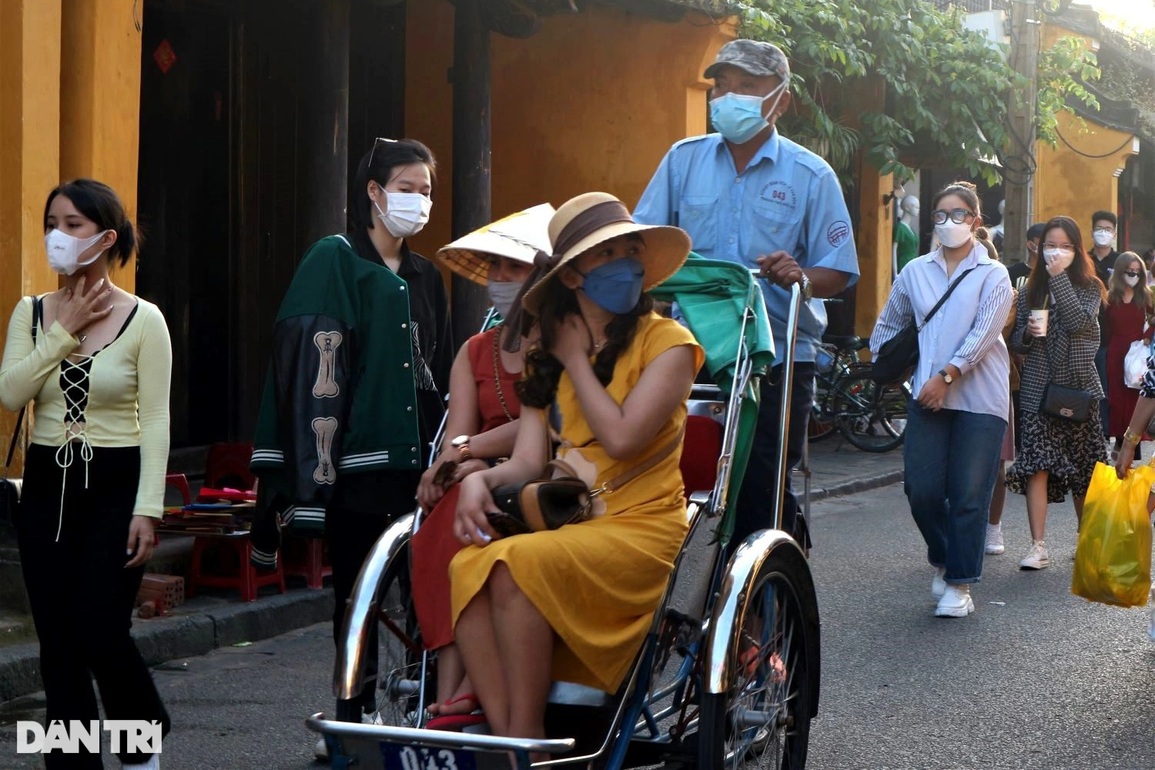 Hết kỳ nghỉ Tết, Hội An vẫn đón hàng nghìn khách tham quan mỗi ngày - 5 Hết kỳ nghỉ Tết, Hội An vẫn đón hàng nghìn khách tham quan mỗi ngày - 5