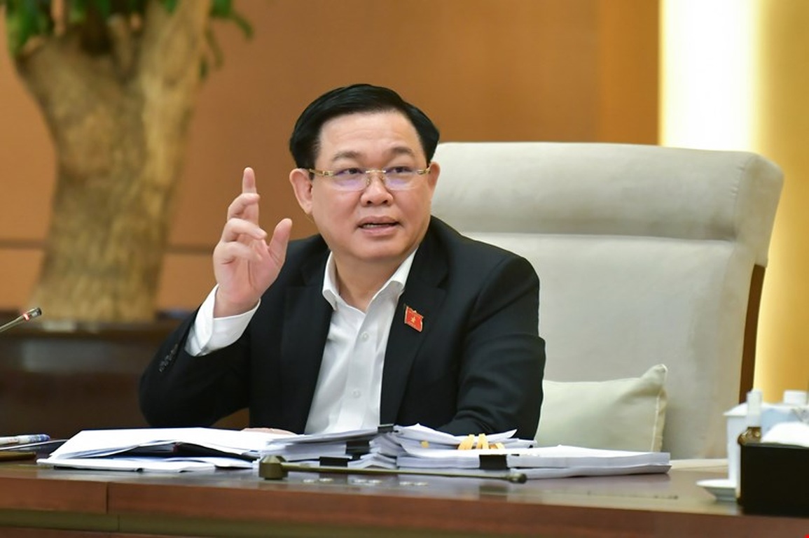 Phim trên mạng khó kiểm duyệt nội dung, lúc được gỡ thì đã lan khắp xã hội - 1 Phim trên mạng khó kiểm duyệt nội dung, lúc được gỡ thì đã lan khắp xã hội - 1
