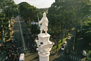 Nhiều tượng đài ở TPHCM được phục dựng, "thay áo mới"