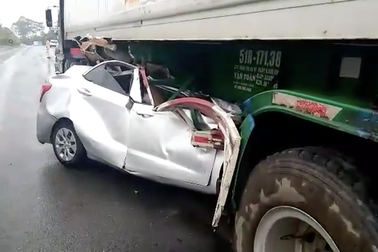 Tài xế container dùng bằng giả gây tai nạn khiến 2 người chết