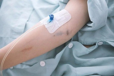 Cảnh báo “truyền dịch tại nhà”