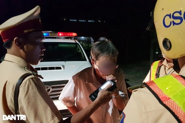 Tỉnh ủy chỉ đạo xử lý cán bộ huyện say "bí tỉ" lái ô tô vào đường cấm