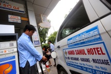 Về "lỗ hổng" thuế xăng dầu, Bộ trưởng Đinh Tiến Dũng: "Chúng tôi sai thì nhận và nhận là sửa..."