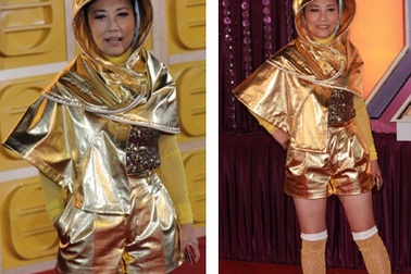 Ngôi sao 63 tuổi Uông Minh Thuyên diện áo mưa tới lễ trao giải