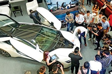 Ô tô nguyên chiếc ồ ạt về Việt Nam để "né" thuế mới