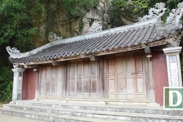 Kỳ lạ ngôi chùa cổ 1000 năm, tọa lạc trong lòng hang động ở Ninh Bình