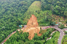 Hiện trường vụ sạt lở khiến 4 người bị vùi lấp ở đèo Bảo Lộc