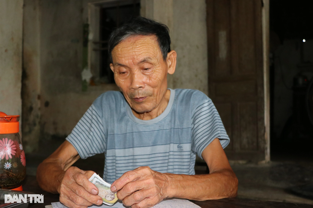 Cha già mắc bệnh hiểm nghèo lo cho con trai bị ung thư, vợ tâm thần - 5 Cha già mắc bệnh hiểm nghèo lo cho con trai bị ung thư, vợ tâm thần - 5