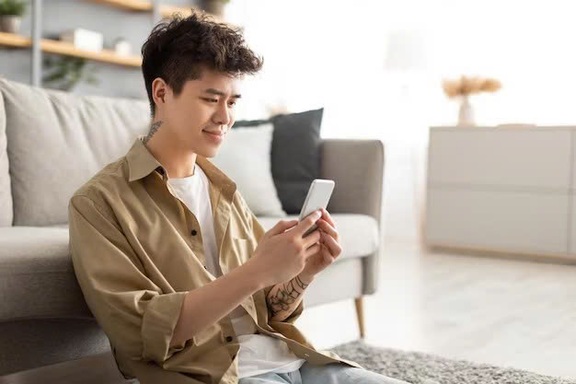 Vô tình thấy ảnh cưới của bạn gái cũ, tôi bật khóc nhớ lại một điều