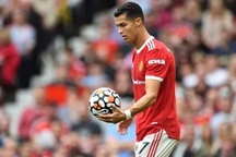 Đồng đội "khóc thét" với chế độ ăn của C.Ronaldo ở Man Utd