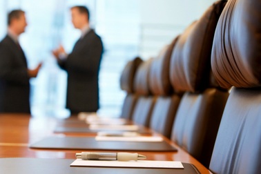 Nhân sự cao cấp: Lương tháng đạt cả trăm triệu đồng vẫn khó tuyển