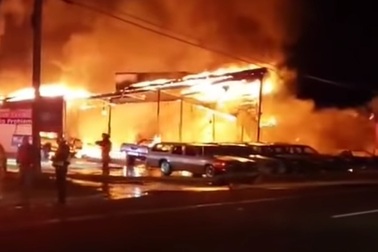 Dàn xe cổ "triệu đô" bị thiêu rụi tại trường quay phim của HBO