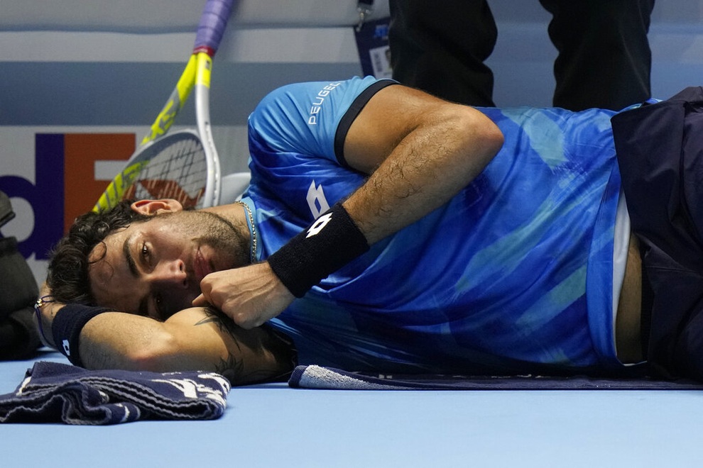 Djokovic xuất trận, Berrettini đau đớn khi thua Zverev tại ATP Finals - 2 Djokovic xuất trận, Berrettini đau đớn khi thua Zverev tại ATP Finals - 2