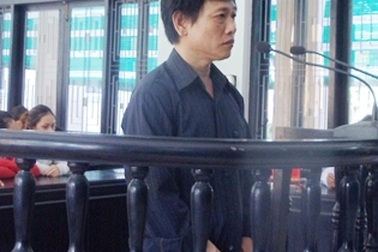 Chồng uống bia về đâm vợ chết tại nhà