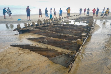 Tàu cổ phát lộ ở Hội An có đáng bỏ ra tiền tỷ để khảo cổ?