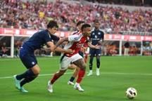 Man Utd "vừa thua vừa thắng" Arsenal tại Mỹ