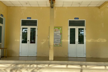 Vụ 40 học sinh nhập viện: Khóa quyền truy cập camera với nữ phó hiệu trưởng