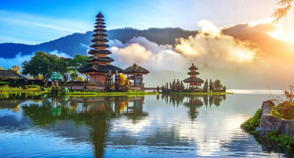 Thiên đường du lịch mạnh tay phạt du khách mặc hở bạo, có hành vi thô lỗ - 2 Thiên đường du lịch mạnh tay phạt du khách mặc hở bạo, có hành vi thô lỗ - 2