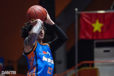 Thiếu ngoại binh chủ lực, Hanoi Buffaloes vẫn thắng đội bóng từ Philippines