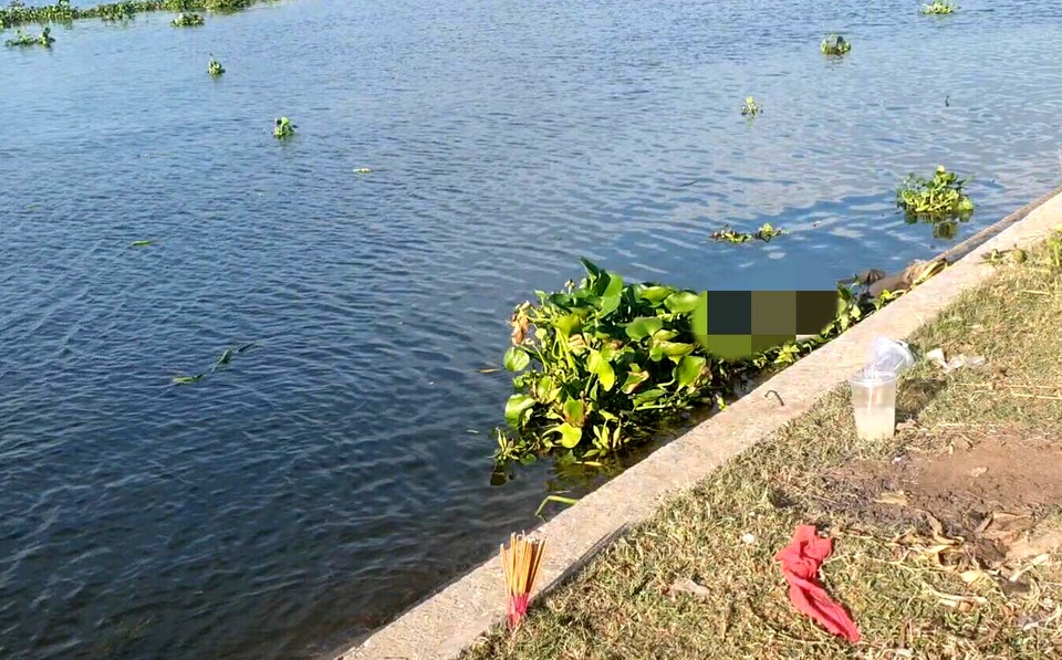 Người đàn ông nhảy cầu để lại thư tuyệt mệnh báo khoản nợ 800 triệu - 1 Người đàn ông nhảy cầu để lại thư tuyệt mệnh báo khoản nợ 800 triệu - 1