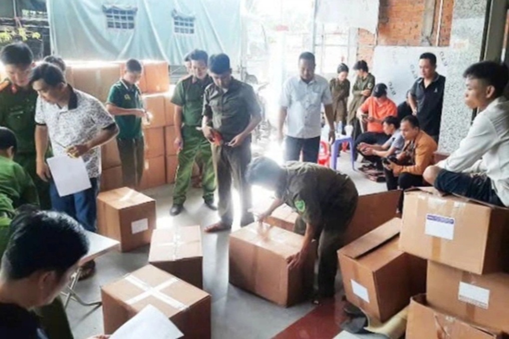 Phát hiện gần 8 tấn sữa, thực phẩm chức năng không nguồn gốc xuất xứ - 1 Phát hiện gần 8 tấn sữa, thực phẩm chức năng không nguồn gốc xuất xứ - 1