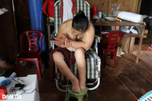 Người phụ nữ gục trên ghế nhiều tháng ròng vì ung thư vú di căn