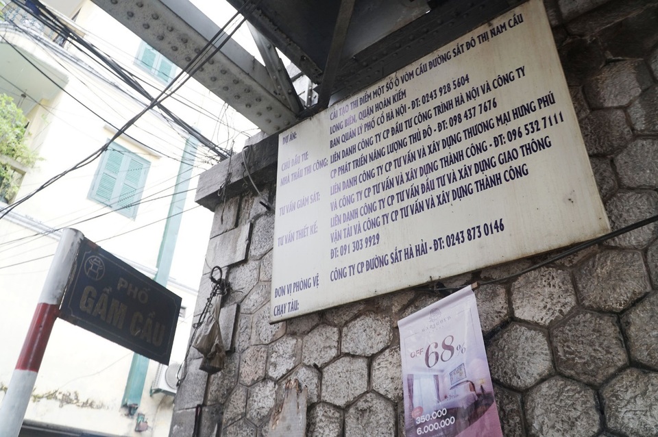 Thêm một vòm cầu trăm tuổi phố Phùng Hưng được đục thông - 7 Thêm một vòm cầu trăm tuổi phố Phùng Hưng được đục thông - 7