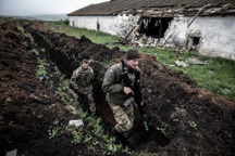 Nga tăng cường pháo kích, siết vòng vây ở "chảo lửa" Đông Ukraine