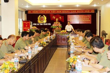 Hơn 1.100 người có 2 chứng minh thư nhân dân